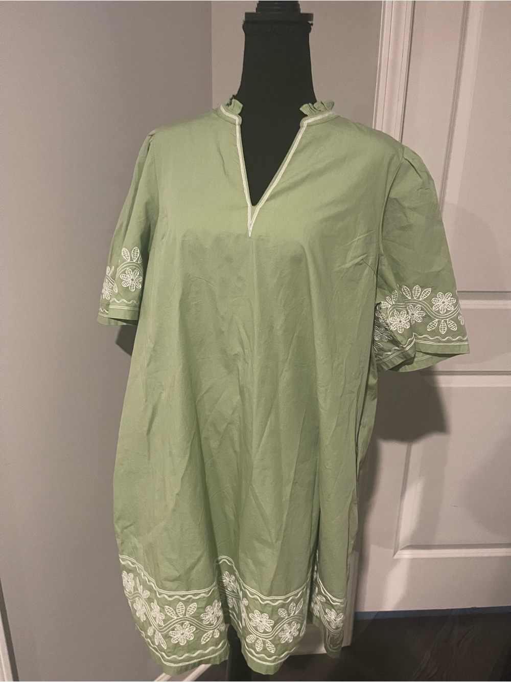 Crown & Ivy dress nwt